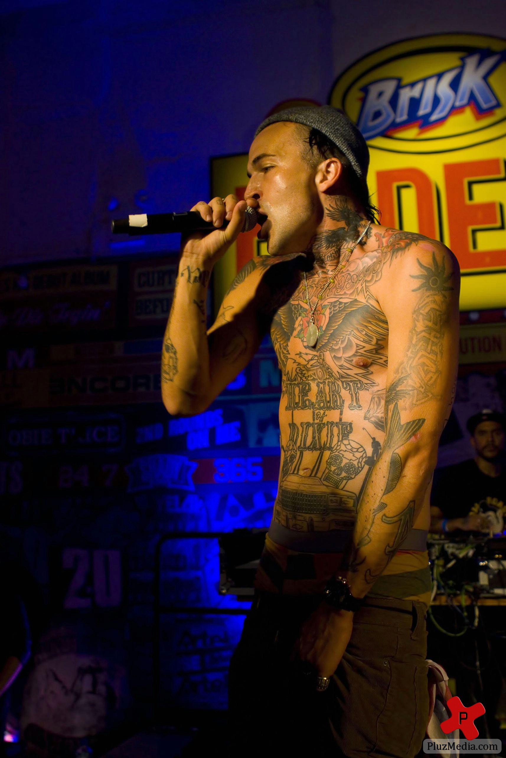 Yelawolf and Slaughterhouse at the Pop-up Bodega photos | Picture 80885